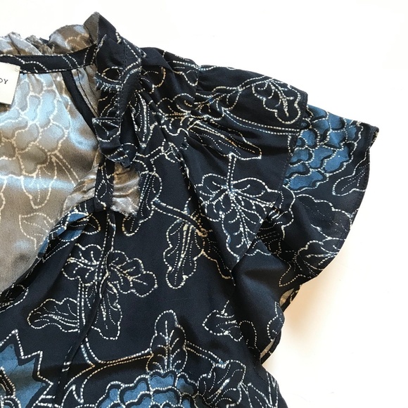 Charlotte Brody Top Shirt Womens XS Black Blue Flutter Sleeve Floral Print Silk - Picture 2 of 12